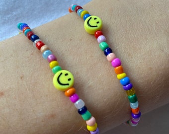 Smiley Perlenarmband bunt / Smiley Fußkettchen bunt