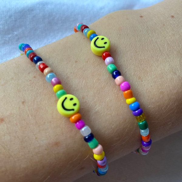 Smiley Perlenarmband bunt / Smiley Fußkettchen bunt