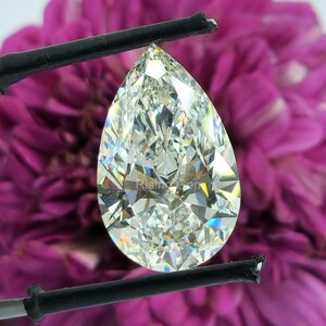 Diamante coltivato in laboratorio da 2,00 ct taglio a pera: certificato IGI, colore E, purezza VS