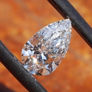 Diamante coltivato in laboratorio taglio a pera da 2,75 ct: pietra CVD certificata IGI
