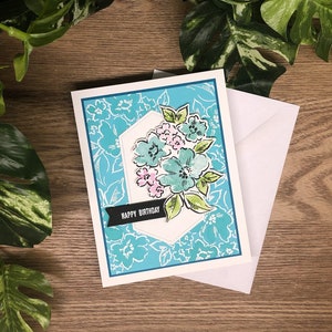 Carte d'anniversaire florale bleue faite main
