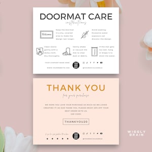 Puede incluir: Una tarjeta rosa y blanca con el texto "Doormat Care" e instrucciones para limpiar y mantener una alfombra de bienvenida. La tarjeta también incluye el texto "Gracias" y un código de descuento para una compra futura. La tarjeta está decorada con un diseño floral.