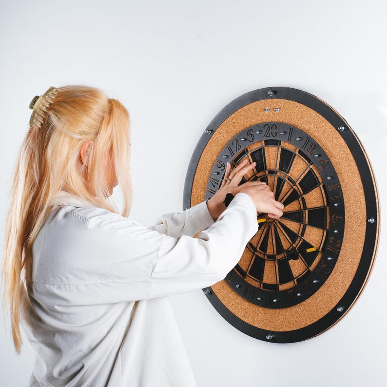 Dartbordmuurkunstspel: handgemaakt binnendecor voor gameroom afbeelding 6