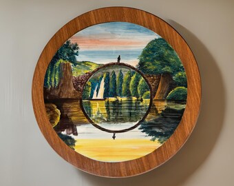 Mesa de centro ou mesa de cabeceira estilo meados do século XX, com azulejos turcos pintados em formato de paisagem, suporte para laptop, mesa de apoio, suporte para plantas.