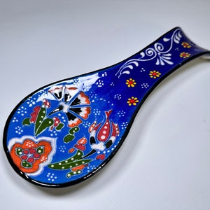 Embossed Ceramic Spoon Rest for Kitchen Counter, Blue Spoon Holder for Stovetop, Tea Bag Holder, Utensil Home Gift, Cooking Gift, Engraved