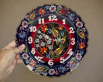 ユニークな壁掛け花時計、セラミックエンボス加工時計、陶器手作り