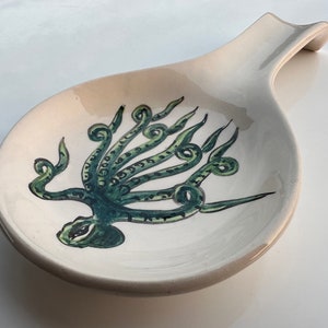 Octopus Ceramic Spoon Rest, Animal Spoon Holder, Pottery Table Decor, Ceramic Utensil Holder, Ladle Rest, Beach House Kitchen, Ocean Lover