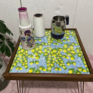 Midcentury Teak Keramikfliesen Side & End Couchtisch, Zitronenbaum-Schreibtisch, türkischer Fliesencouchtisch, Butler-Tabletttisch, Mosaikfliesen-Blumenstand
