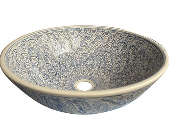Lavabo azul para baño, lavabo de cerámica sobre encimera, lavabo de sobreponer, lavabo tipo tazón, remodelación de baño, tocador de baño, lavabo brillante