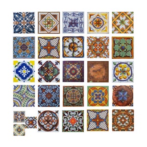 Puede incluir: Un conjunto de 25 azulejos de cerámica coloridos con intrincados patrones geométricos. Los azulejos presentan una variedad de colores, incluyendo azul, verde, amarillo, rojo y naranja. Los azulejos son perfectos para agregar un toque de estilo español tradicional a cualquier hogar.