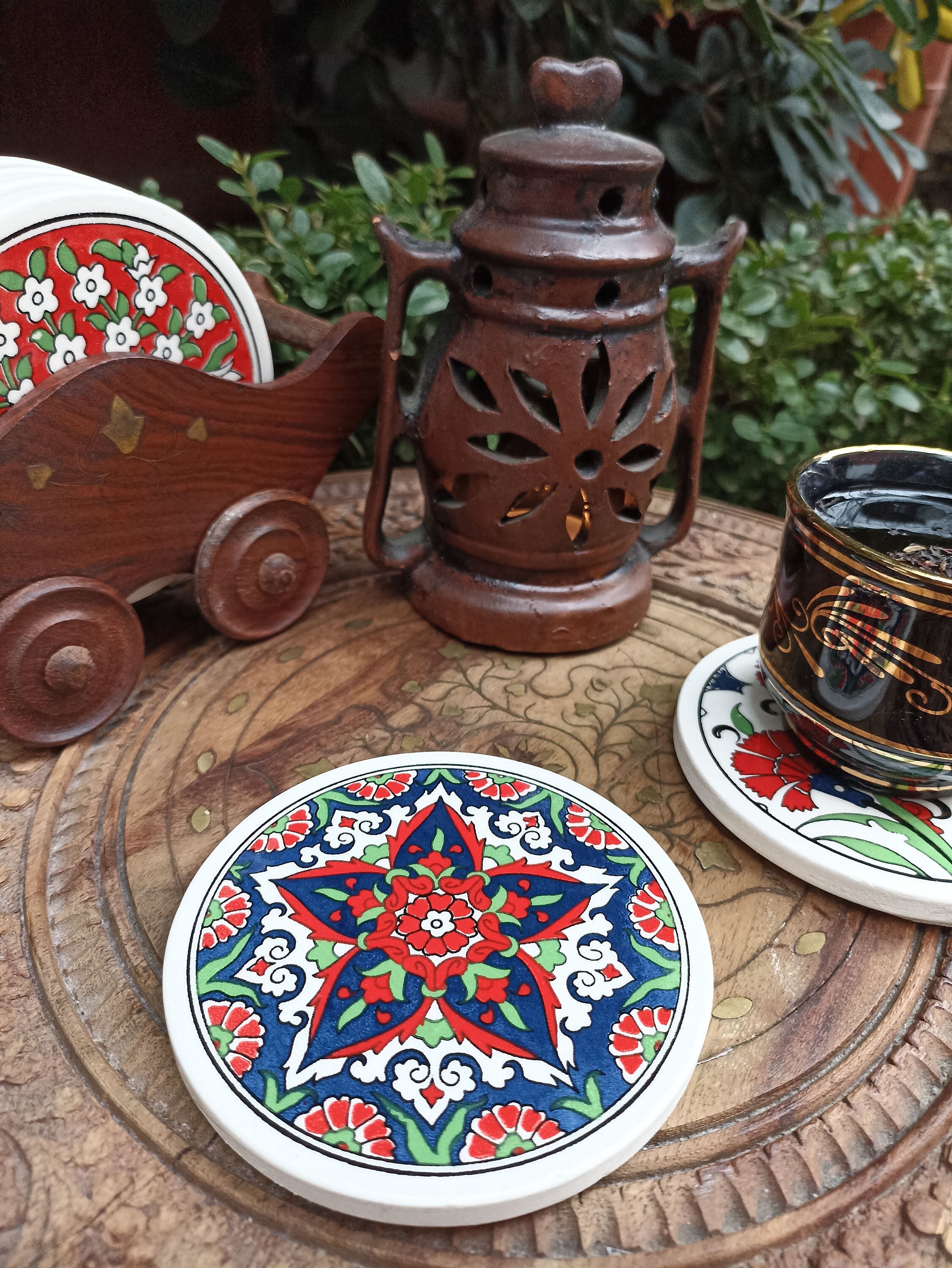 Nipichsha Lot De 2 Dessous De Verre Absorbants En Céramique Pour Porte Gobelets Accessoires De Voiture Mignons Pour Homme Et Femme Taille Universelle 65 Cm Avec Encoche De Doigt Et Base En Liege