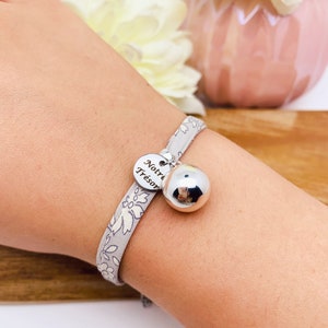 Bola bracelet in cotton fabrics and charm with engraving