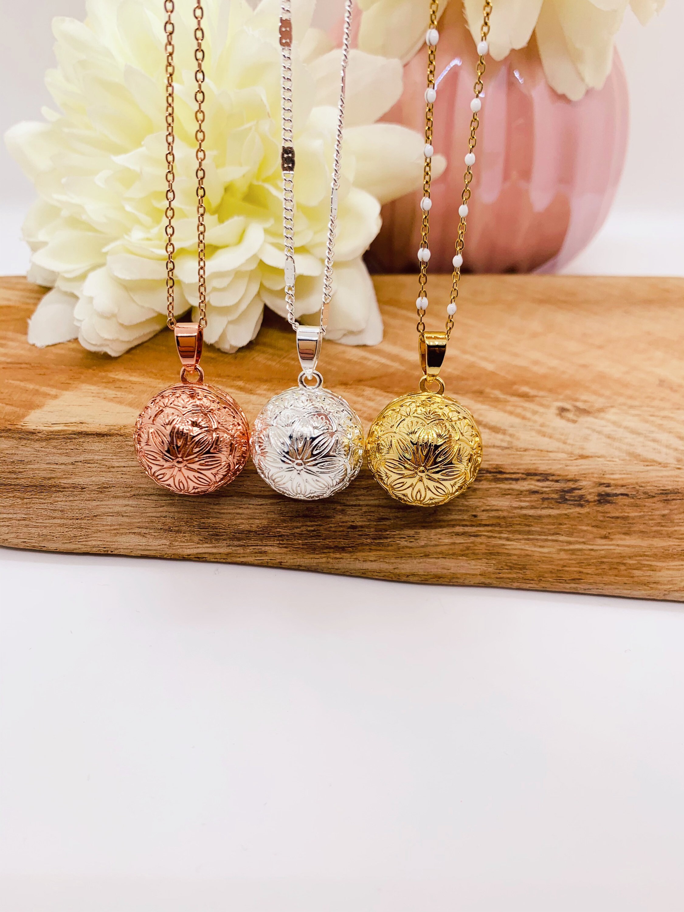 Collana con ciondolo a fiore di ciliegio – & Co