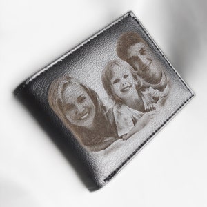GEGRAVEERDE portemonnee met foto / Je foto's op de portemonnee / Op maat gemaakte portemonnee / Gepersonaliseerde portemonnee cadeau voor echtgenoot / Verjaardagscadeau / Vaderdag