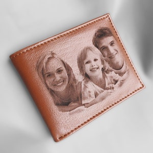 Cartera de cuero vegano personalizada - Cartera con foto grabada para hombres - Regalo personalizado para él - Cartera con foto - Regalo de aniversario para esposo
