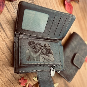 CARTERA CON FOTO PERSONALIZADA - Cartera personalizada para mujer - Cartera para mujer - Cartera de piel vegana grabada - Regalo para mamá - Regalo de cumpleaños para mamá