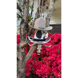 Cowboy Hat rearview mirror charms, Cowboy keychain, Western mirror hangers, Car accessories, Cowboy keychain, Car decor, Punchy car charm