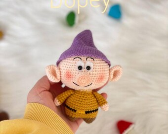 あみぐるみ人形 7つ 白雪姫と7人の小人の編みぐるみ編み図（PDF） – おとぎ話の人形