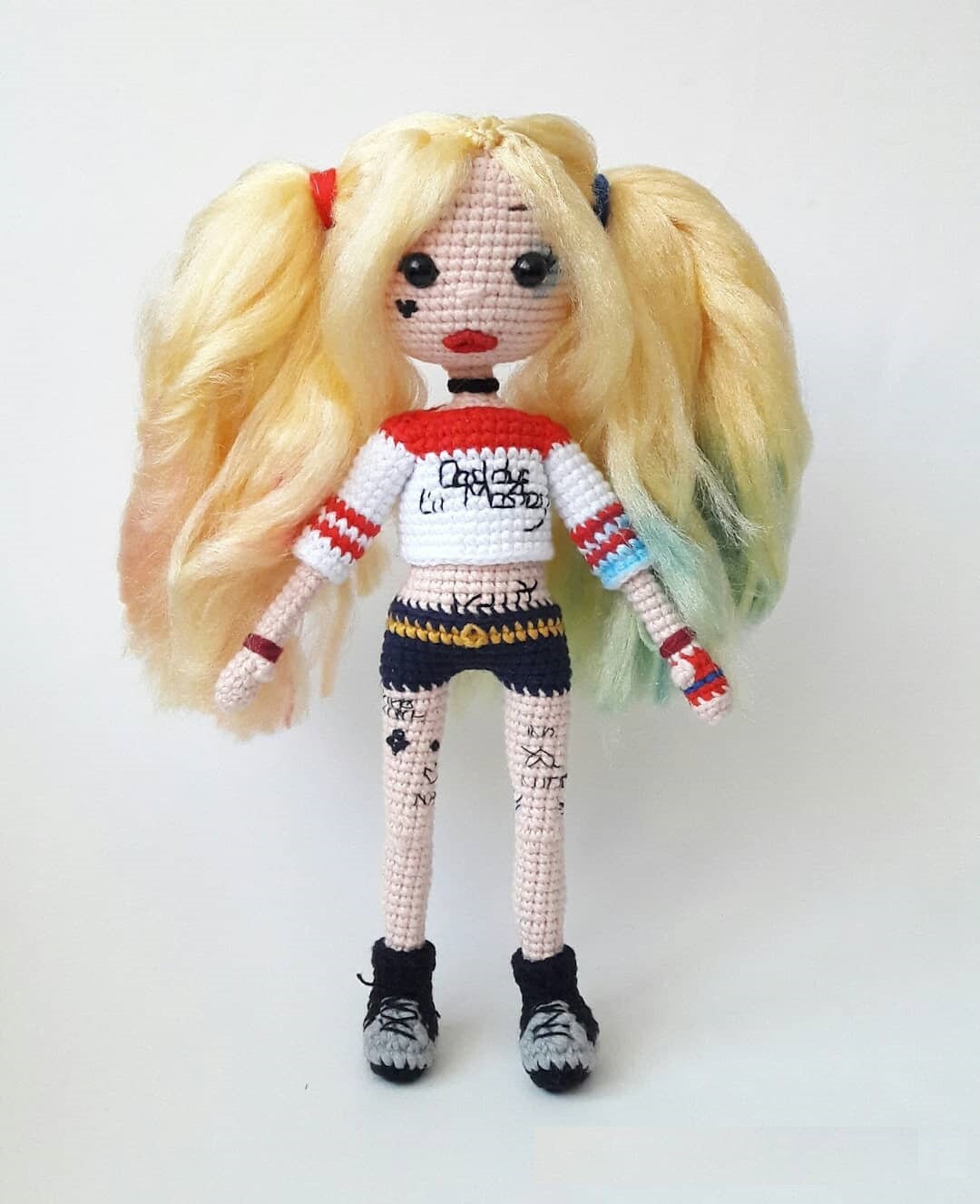 アミグルミジョーカーキャラクター：ジョーカーハーレイクイン人形