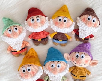 あみぐるみ 七人の小人キャラクター人形、かぎ針編みと編み物の人形