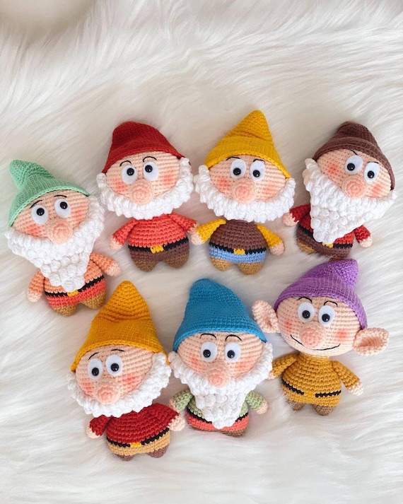 あみぐるみ人形 7つ あみぐるみ 七人の小人キャラクター人形、かぎ針編みと編み物の