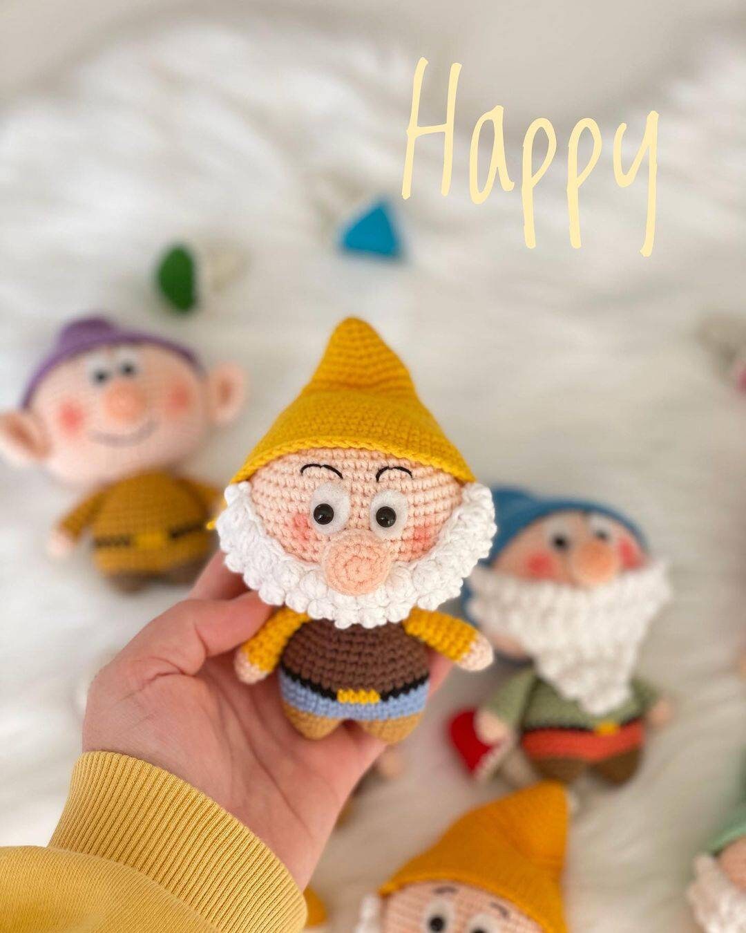 あみぐるみ 七人の小人キャラクター人形、かぎ針編みと編み物の人形