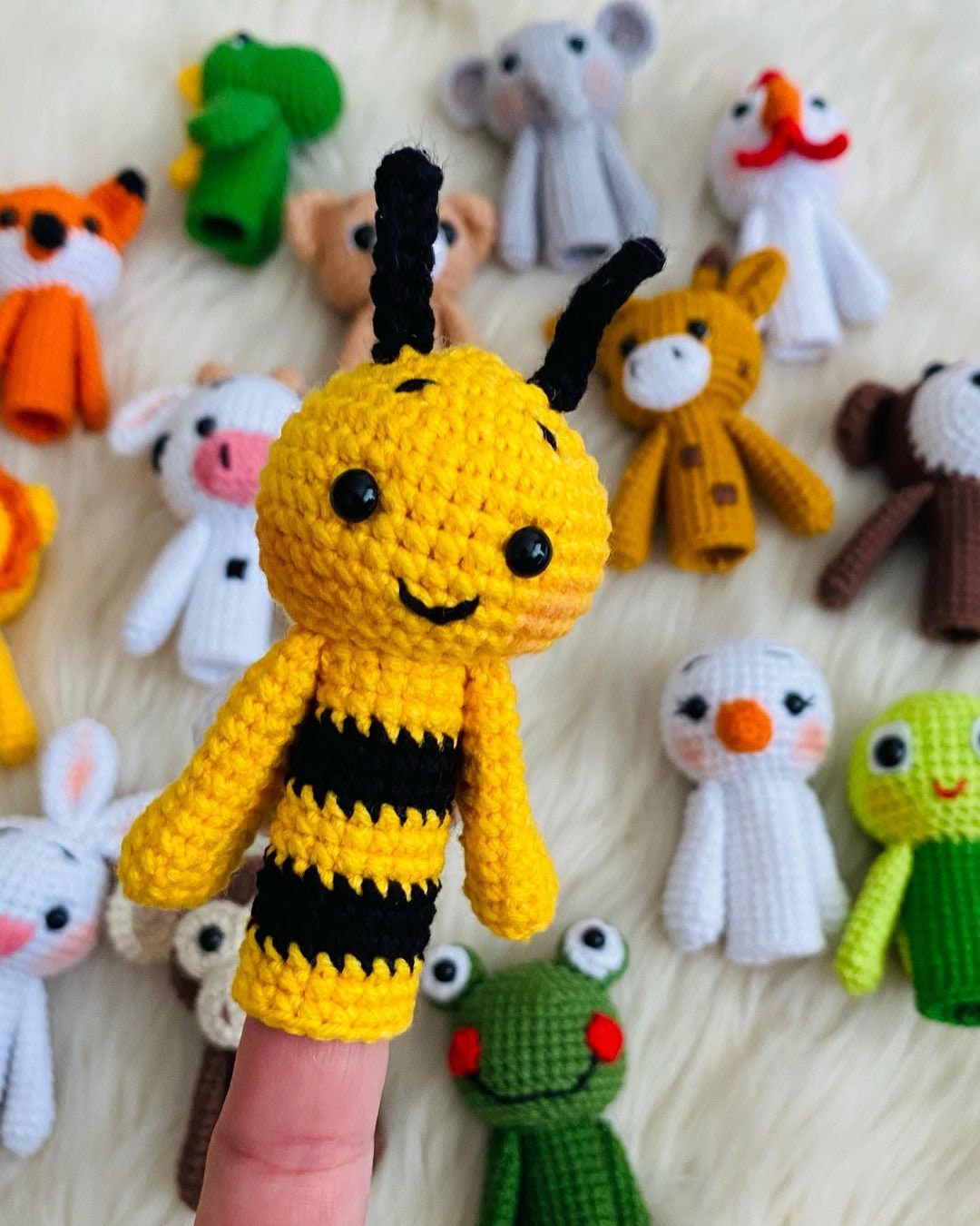 Petite souris grise marionnette à doigt au crochet : accessoires-enfant par  creadole