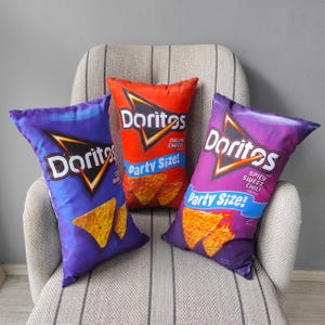 Almohada con forma de papas fritas Doritos, juguetes de adorno, tela suave y linda, almohada divertida con forma de comida, para autos, amantes de las papas fritas, decoración de regalo para sofá, almohadas para bocadillos
