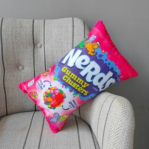 Almohada de caramelos para nerds, juguetes de adorno, tela suave y bonita rellena, almohada de comida divertida y novedosa, almohada para autos, amantes de los dulces y las gomitas, decoración de regalo para niños