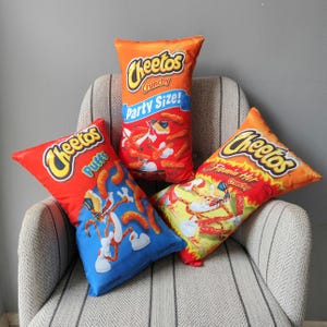 Almohada con forma de chips Cheetos, juguetes novedosos, almohada con forma de comida divertida, tela suave y bonita rellena, para coches, adornos para amantes de las patatas fritas, decoración del hogar, idea genial para regalar en una almohada