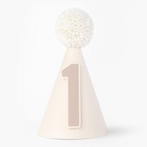 Cappello da festa personalizzato per bambini, vestito da compleanno, colore crema neutro, accessorio per neonati, regalo moderno per il primo bambino, cappellini con corona per bambina e bambino personalizzati