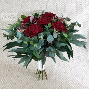 Buquê de casamento - Buquê de flores Real Touch, buquê de damas de honra, buquê de rosas e folhagens, flores de lapela para noivos e padrinhos