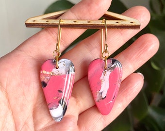 Pink marble heart earrings, Sparkly hearts, Vday earrings, gifts for women, Heart dangle earringd