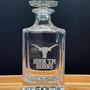 Juego de decantador y vaso de whisky de la Universidad de Texas, grabados en arena, regalo de graduación de los Longhorns de la UT, regalo para papá, regalo del Día del Padre, grabado profundo.