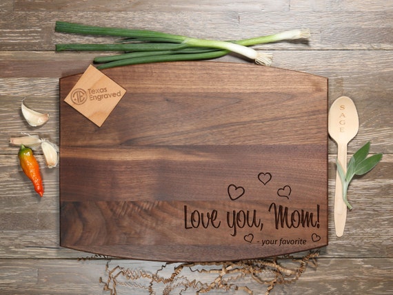 Personalized Mother's Day Cutting Board: Mom's Kitchen.