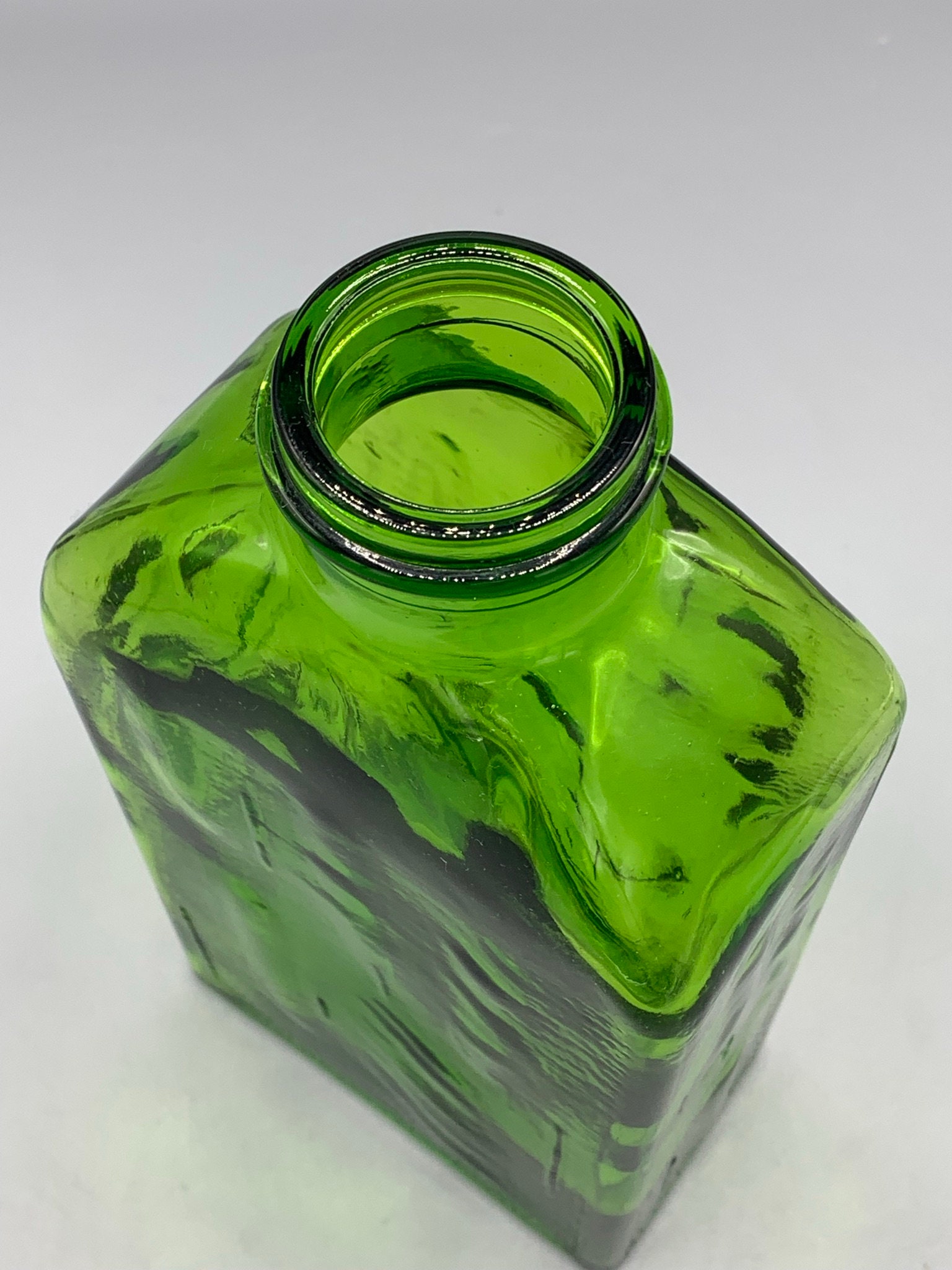 ヘレナ・ティネル、アートガラス花瓶「ランクプルロ」、板ボトル