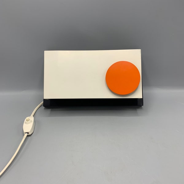Iconic and Rare Modernist wall lampe/ sconce by Svend Aage Holm Sørensen - 1960’s. Bauhaus. Space age.