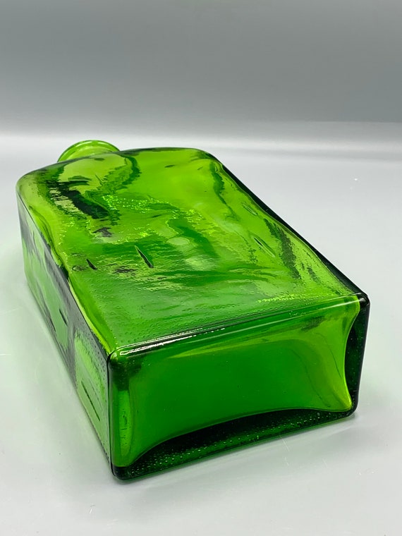 ヘレナ・ティネル、アートガラス花瓶「ランクプルロ」、板ボトル