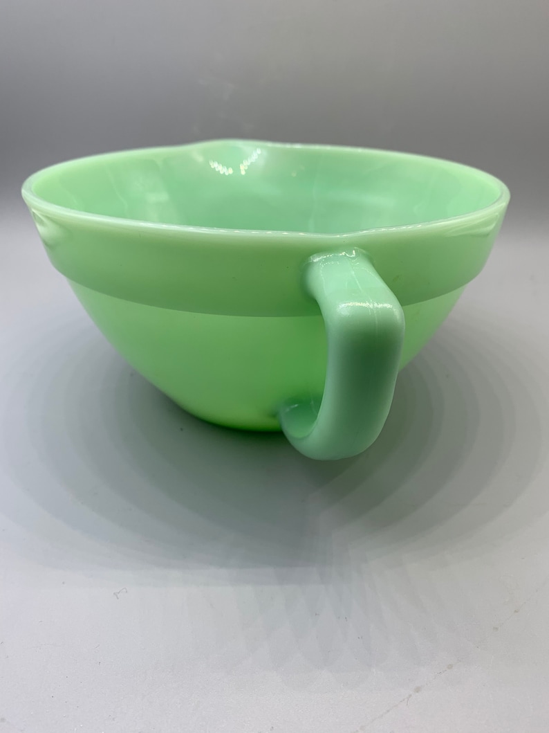 Fire King Jadeite Glass Batter Bowl With Handle and Spout Made in USA