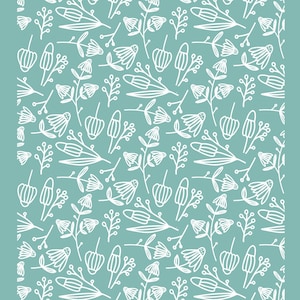 Peut inclure: Un écran de soie turquoise pour argile polymère, avec un motif floral blanc répété. L'écran mesure 10 cm x 15 cm et comprend des instructions d'utilisation avec de la peinture acrylique, le nettoyage et la réutilisation. Le code produit est SC-1332.