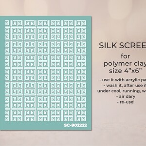 Op de afbeelding: Een tealblauwe zeefdrukstencil met een geometrisch patroon. De stencil is 10,16 cm bij 15,24 cm en is ontworpen voor gebruik met polymer clay. De tekst "SILK SCREEN for polymer clay size 4"x6"" is afgedrukt aan de rechterkant van de afbeelding. De tekst "SC-902222" is afgedrukt in de rechterbenedenhoek van de afbeelding.