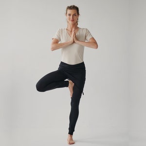 Black skirted leggings for women - Cotton skirted yoga pants - Workout skeggings - Yoga lover gift for her - Slow fashion