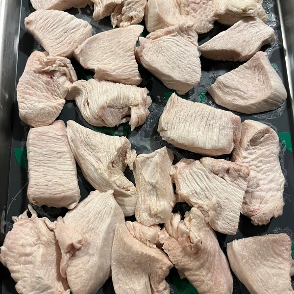 Freeze dried raw chicken breast for dogs and cats