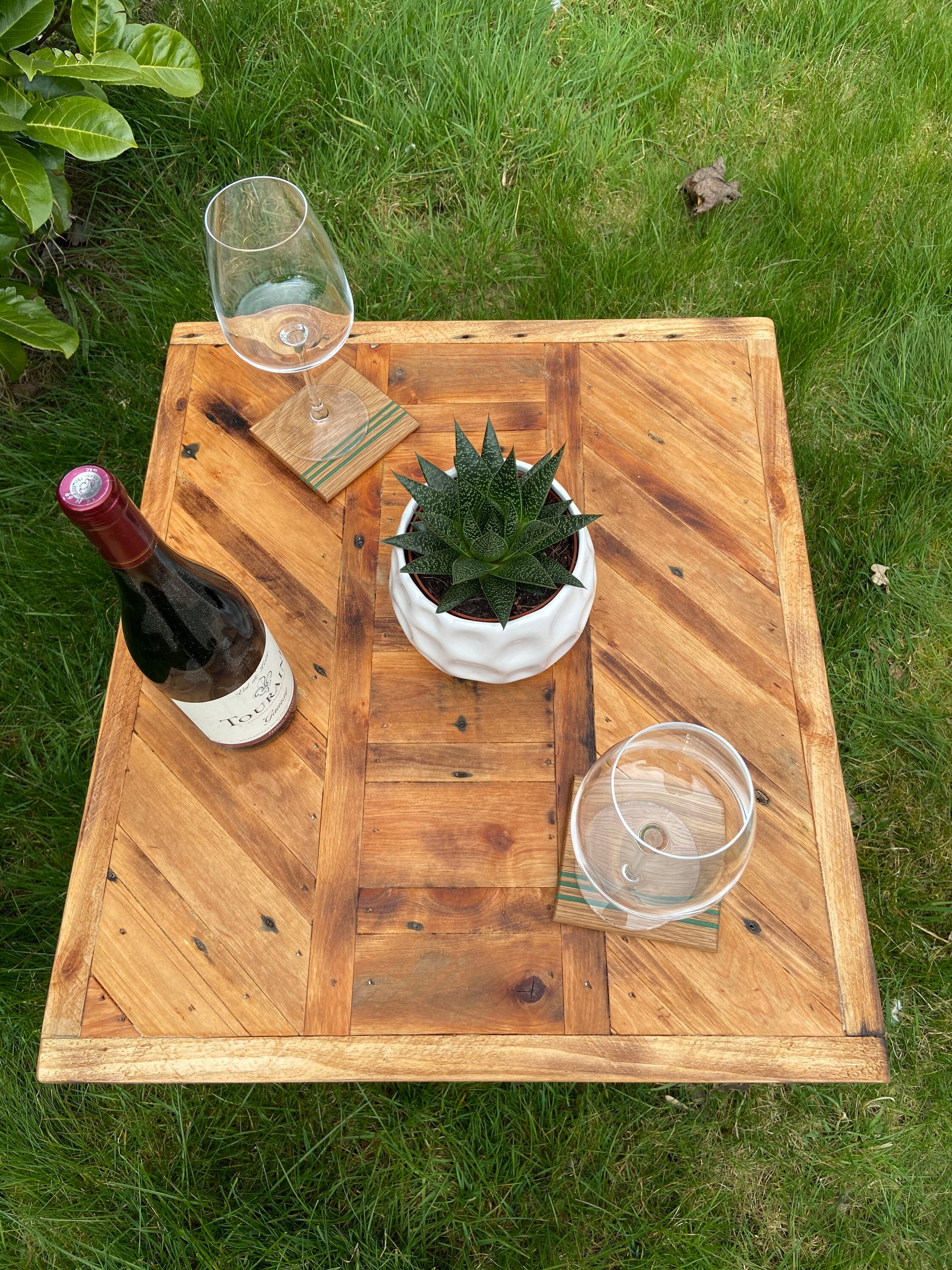 The Tie-Dye Garden: A Coffee Table Set That Blooms with Color and Style