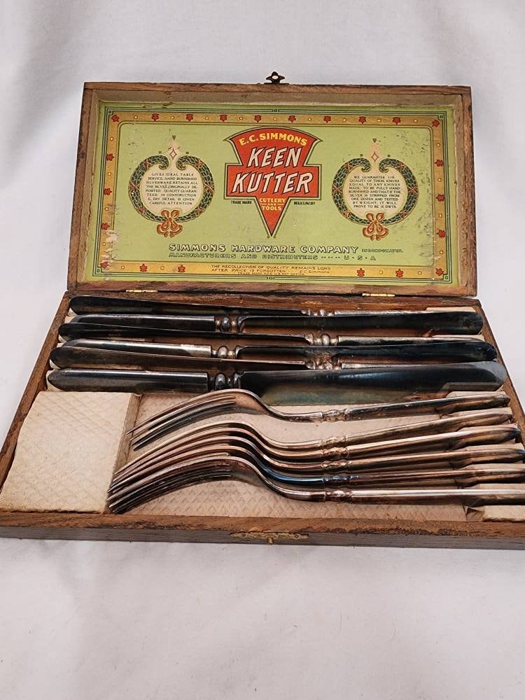 E.C. Simmons Keen Kutter 6 Piece Silverware Set in Box. Six Forks
