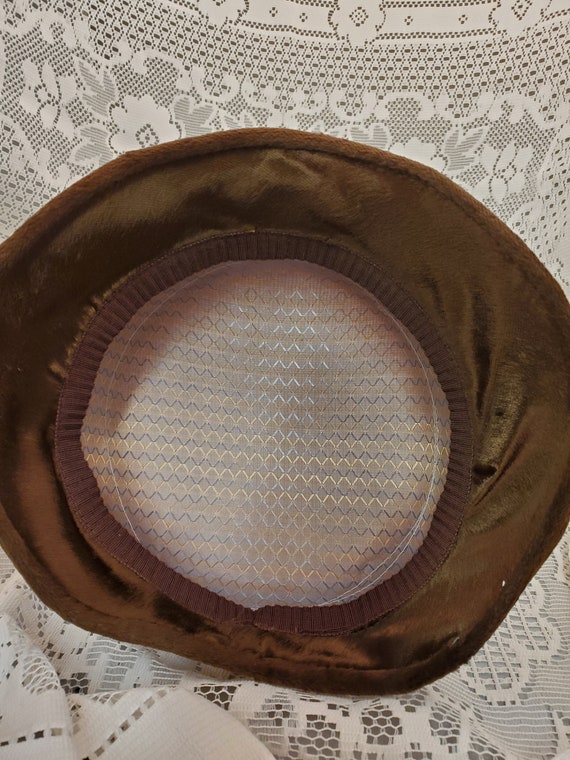 Cloche Brown and Beige 50 display picture 1