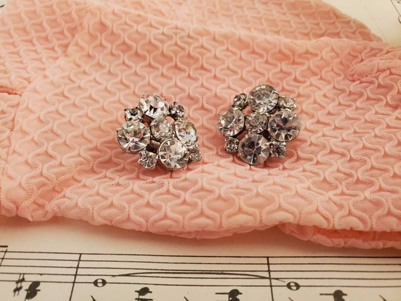 Vintage rhinestone cluster earrings - image 4