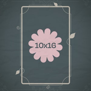 Puede incluir: Un marco gris claro con una flor rosa en el centro. La flor tiene el texto "10x16" en su interior. El fondo es gris oscuro con un aspecto texturizado.