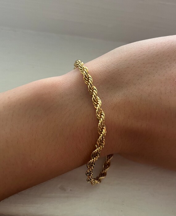 Simple Minimalistic Gold Twisted Chain Clasped Br… - image 1