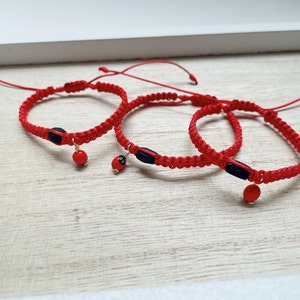 Bracelet bébé Azabache, bracelet fil rouge, bracelet de protection, amulette, cadeau baby shower, cadeau naissance, troisième oeil, azabache, mal de ojo